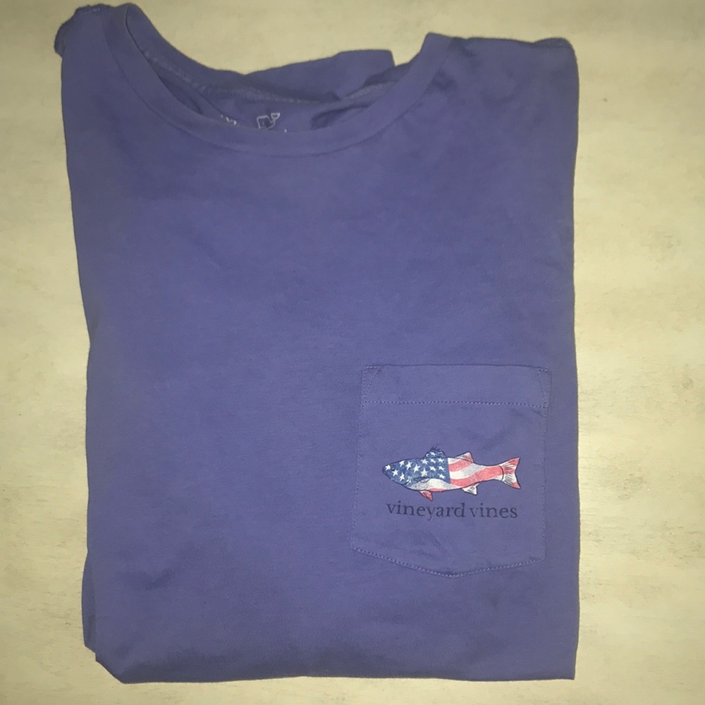 Vineyard wines men’s small blue America shirt